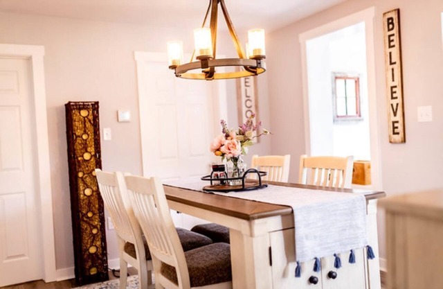 Hollow Hideaway is perfect for your holiday stay!