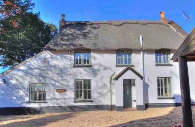 Holly Cottage Poole. Quaint Thatch. Jurassic Coast