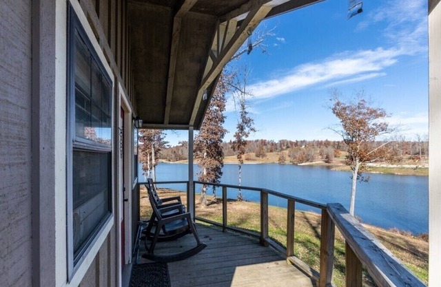 Holpps Pine Ridge Lake tiny house B