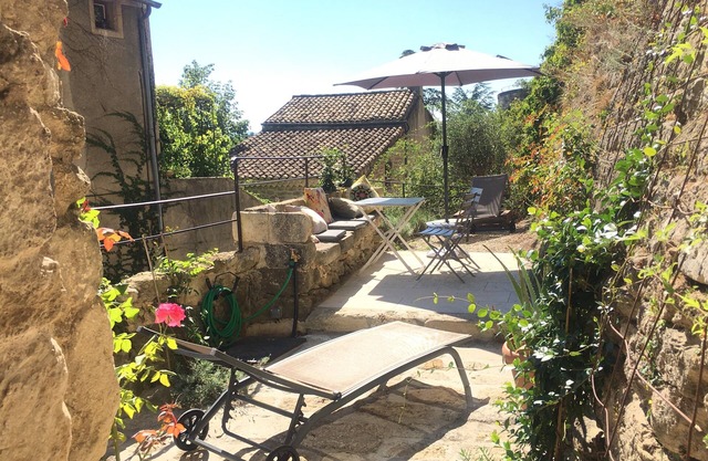 HOMAN house on the castle ramparts with romantic garden/terrace