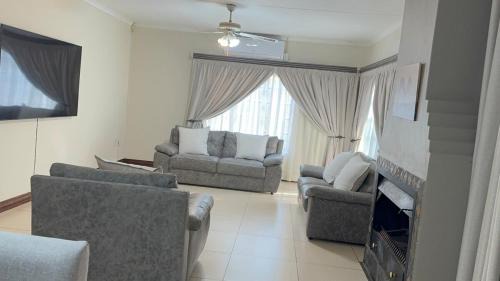 Home 11 Strydom