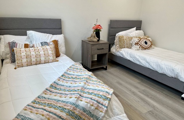 Home away from home, 4 bdrm close to all amenities