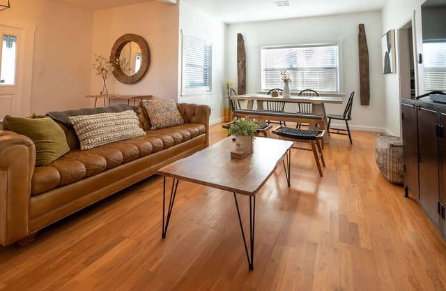 Home in the Historic Coronado District 2bed,1 bath