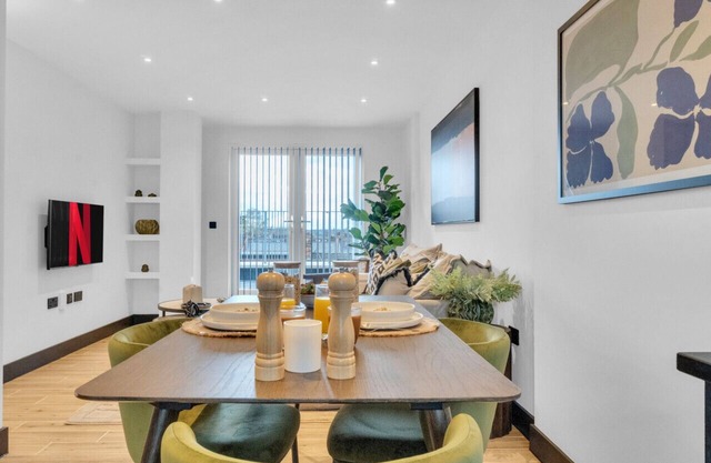home.ly - North London Finchley Penthouse