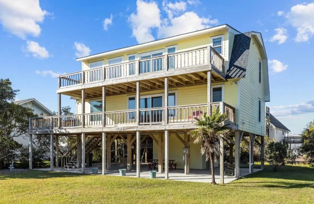 Home - Newly Renovated - Beach House - Emerald Isle Point Great for Familes