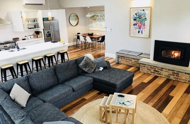 Home on Clinton - Entertainers Delight