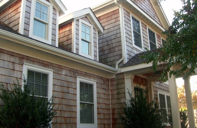 Home Right in Town with Private Pool - Sleeps 10