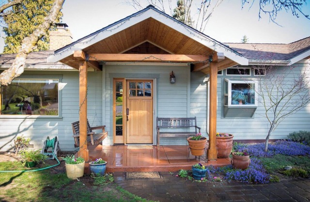 Home Sweet Home - Relax w/ Beautiful Big Yard and Steam Shower