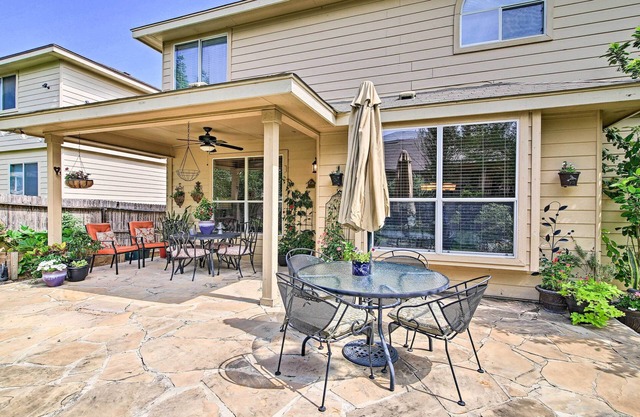 Home w/Patio, Mins to SeaWorld & Lackland AFB