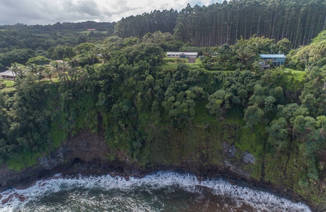 Home with Ocean Views Along the Hamakua Coast