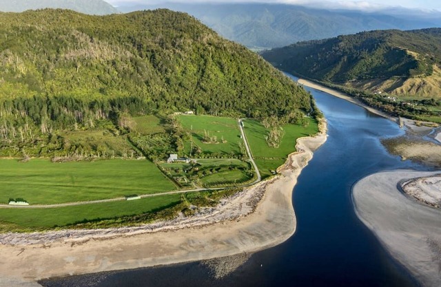 Home with stunning River and Ocean views. Pet-friendly