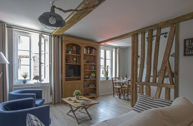 Homely 2-bdr apmt for up to 4 in the heart of Old Honfleur - Triplex Le Phare ★