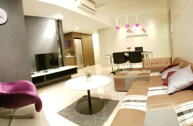 HomeMax- Your Ultimate Comfort Home @ Verve Suites
