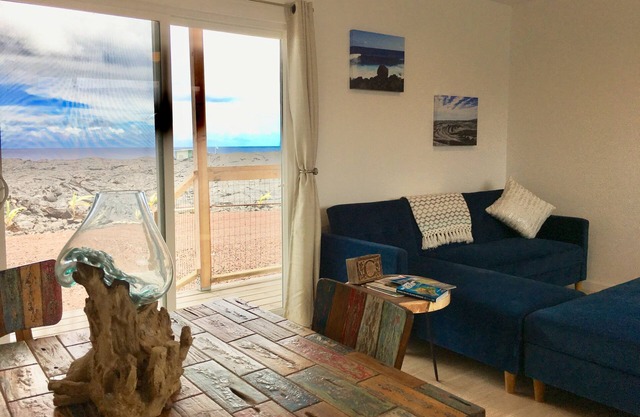 HomeOnTheLava~ Ocean & Volcano Views ~Sleeps 8 ~ Momma’s Oasis