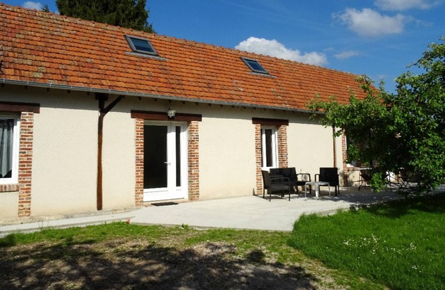 Homerez - House for 4 ppl. with garden and terrace at Bérengeville-la-campagne