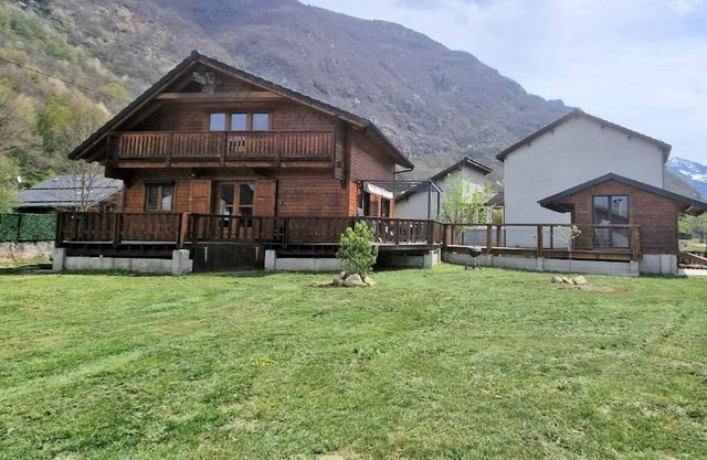 Homerez - Amazing chalet for 10 ppl. with jacuzzi, terrace and balcony at Orlu