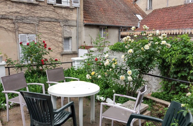 Homerez - Apartment in Néris-les-Bains
