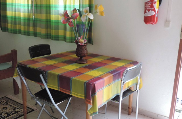 Homerez - Apt. Central in Le Robert, Garden View.