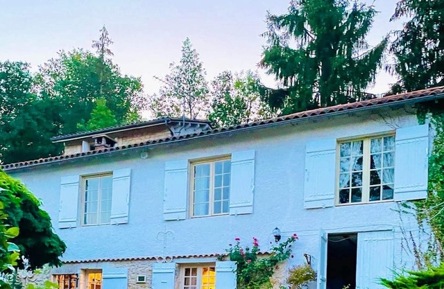 Homerez - Beautiful house for 6 ppl. with swimming-pool at Négrondes