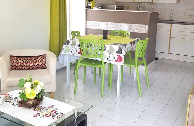 Homerez - Beautiful house for 4 ppl. with terrace at Vonnas