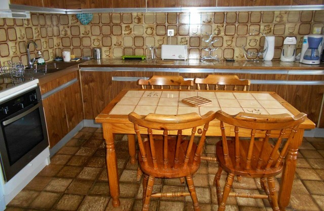 Homerez - Beautiful villa for 6 ppl. with swimming-pool and terrace at Landorthe