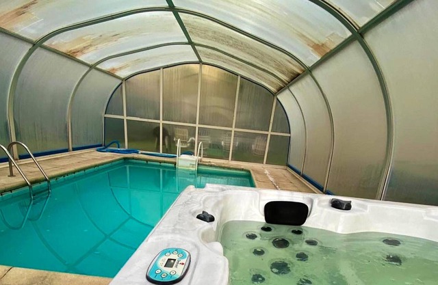Homerez - Big villa for 14 ppl. with swimming-pool, jacuzzi, garden and terrace