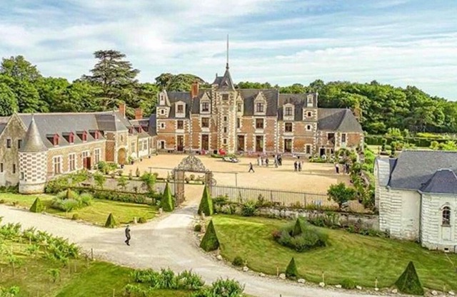 Homerez - Big appartement for 15 ppl. with shared pool at Vernou-sur-Brenne