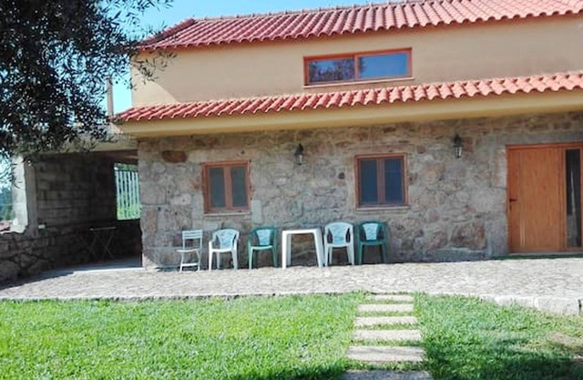 Homerez - Big house for 9 ppl. with garden, terrace and balcony at Cossourado