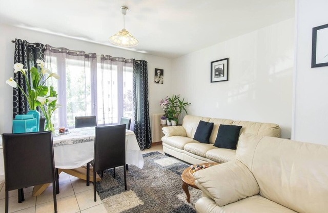 Homerez - Charming Apartment in Caen - 70 m² - Parking Included