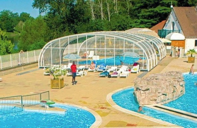 Homerez - Charming Bungalow in Trogues with Shared Pool