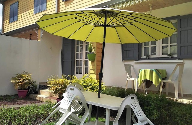 Homerez - Charming house with terrace in Hell-Bourg