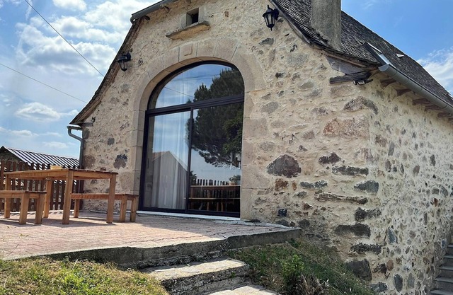 Homerez - Charming House in Maleville with Private Garden and Parking.