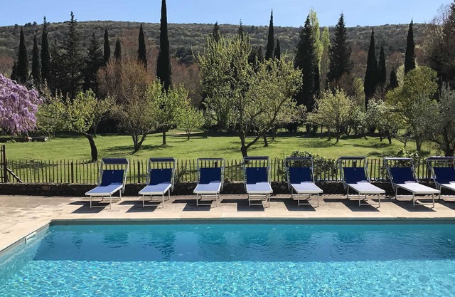 Homerez - Charming house in Valaurie with shared pool.
