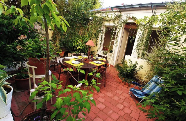 Homerez - Comfortable house in Montreuil with a fenced garden