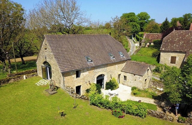 Homerez - Comfortable House in Thégra with Large Garden