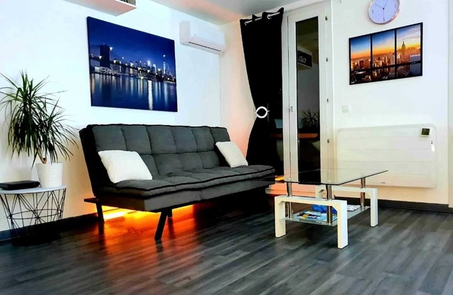 Homerez - Cosy Apartment in Poissy
