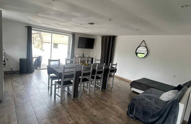 Homerez - Cozy apartment in Curgy with terrace 60 m²