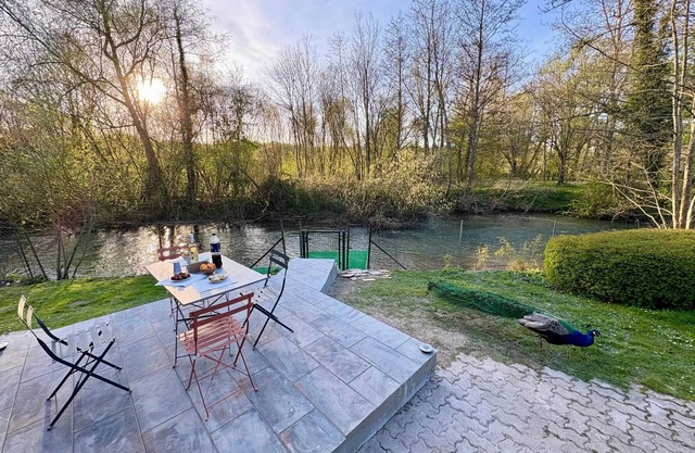 Homerez - Cozy Chalet with River View - 62 m²