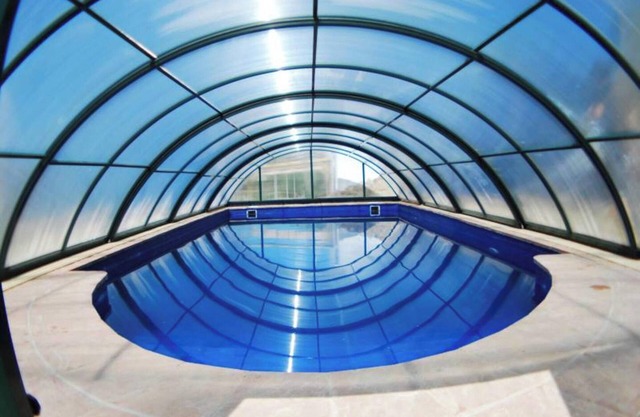 Homerez - Elegant house near Granada with shared pool