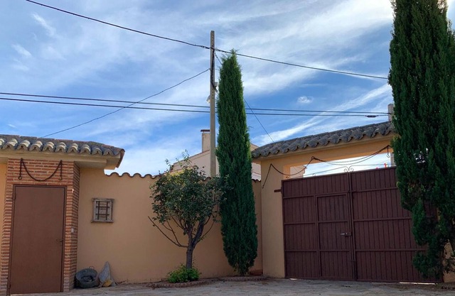Homerez - Spacious house with garden and terrace