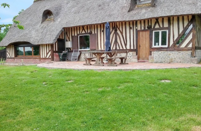 Homerez - Family House with Garden in Clarbec