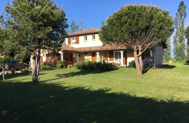 Homerez - Charming House in Saint-Cyr-sur-le-Rhône