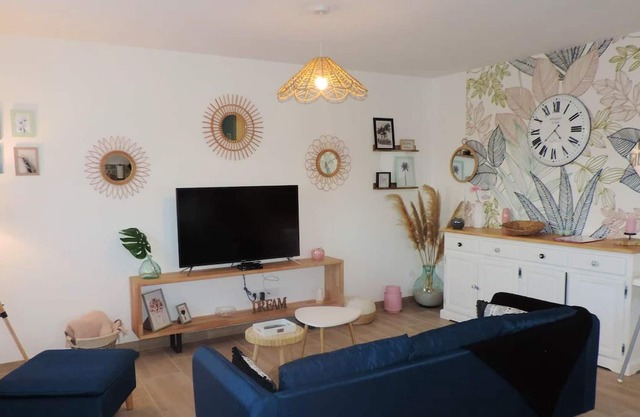 Homerez - House for 7 ppl. with swimming-pool at Saint-Pierre-de-Clairac