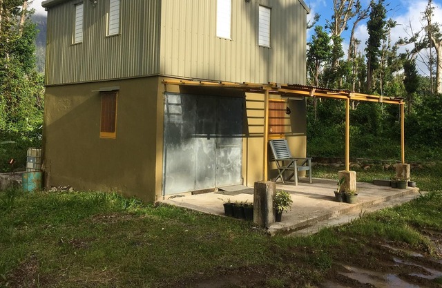 Homerez - House for 6 ppl. with sea view and terrace at Layou Valley Road