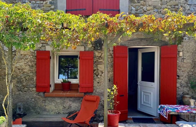 Homerez - House for 2 ppl. with shared pool and terrace at Lignairolles