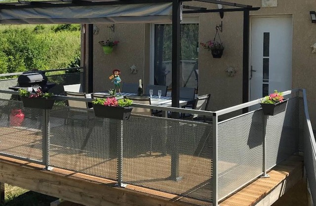 Homerez - House with Garden in Chavot-Courcourt
