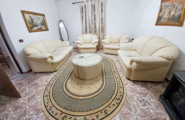 Homerez - House in Berat with parking.