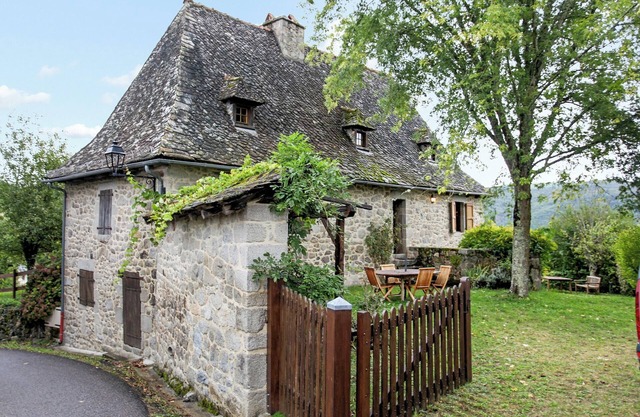 Homerez - House in Senezergues