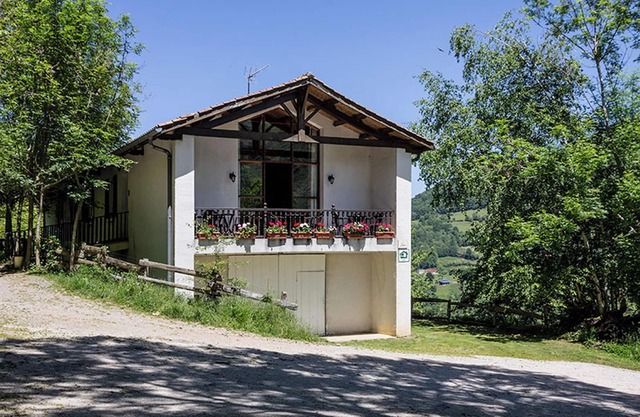 Homerez - Large house in Gaindola
