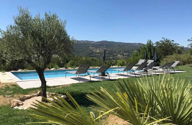Homerez - Luxury Villa in Saint-Péray with pool